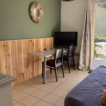 Cosy Avec Terrasse Au Calme - Api-1-52-1060 مكان تخييم *